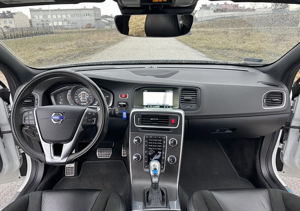 Volvo V60 cena 99999 przebieg: 101000, rok produkcji 2017 z Bojanowo małe 67